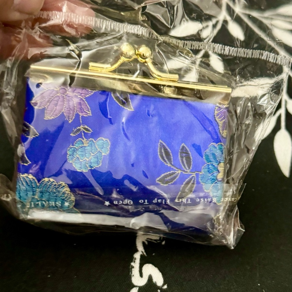 Coin holder - Picture 2 of 5
